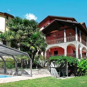 https://casa-rosa-gera-lario.it-lombardy.com